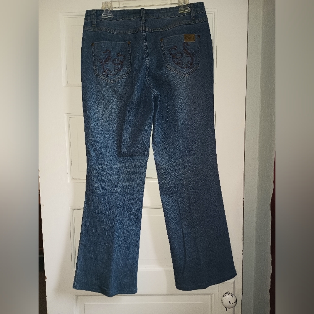 Jeans - Picture 3 of 6